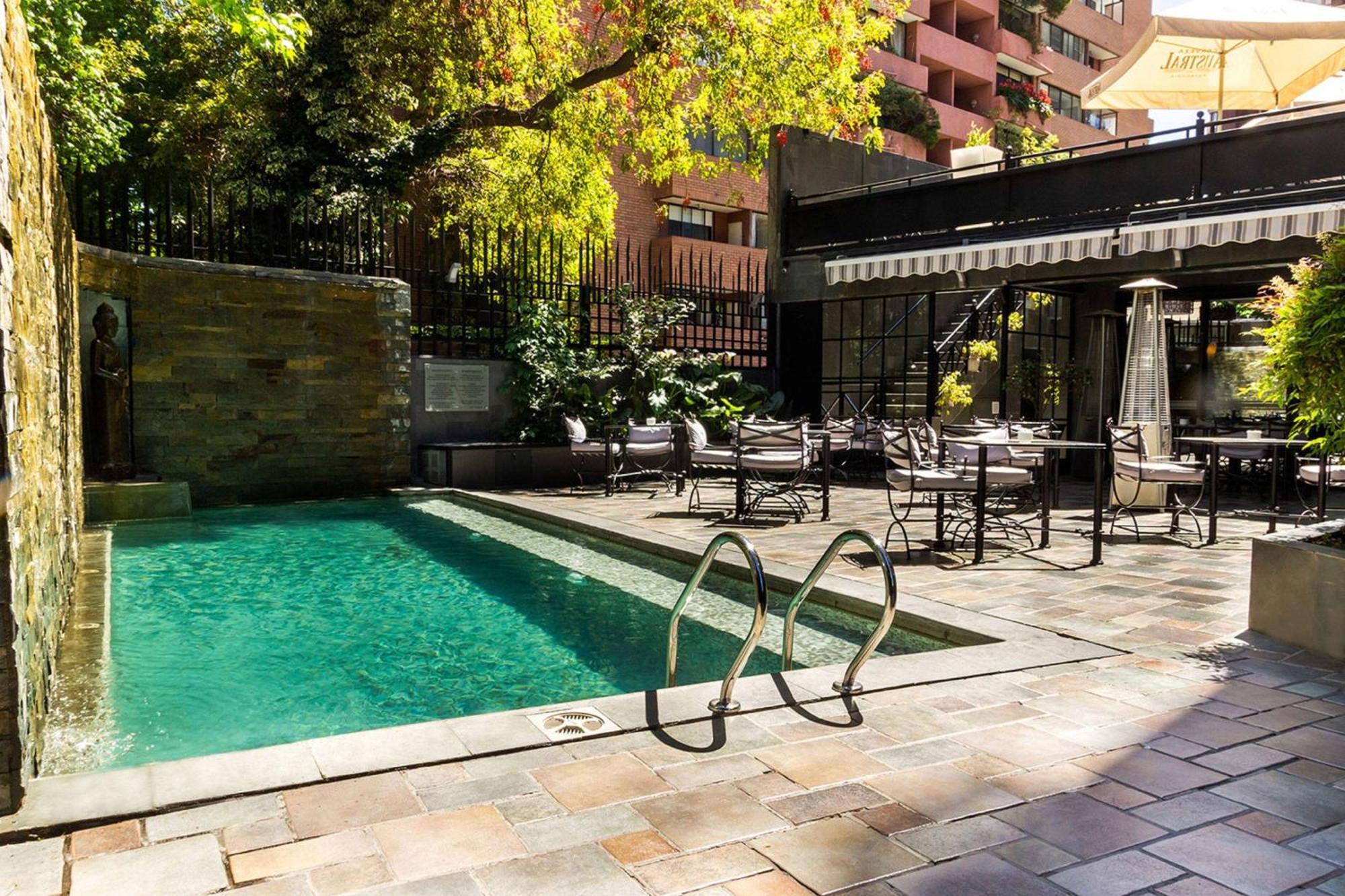Wyndham Garden Santiago Kennedy Hotel Exterior photo