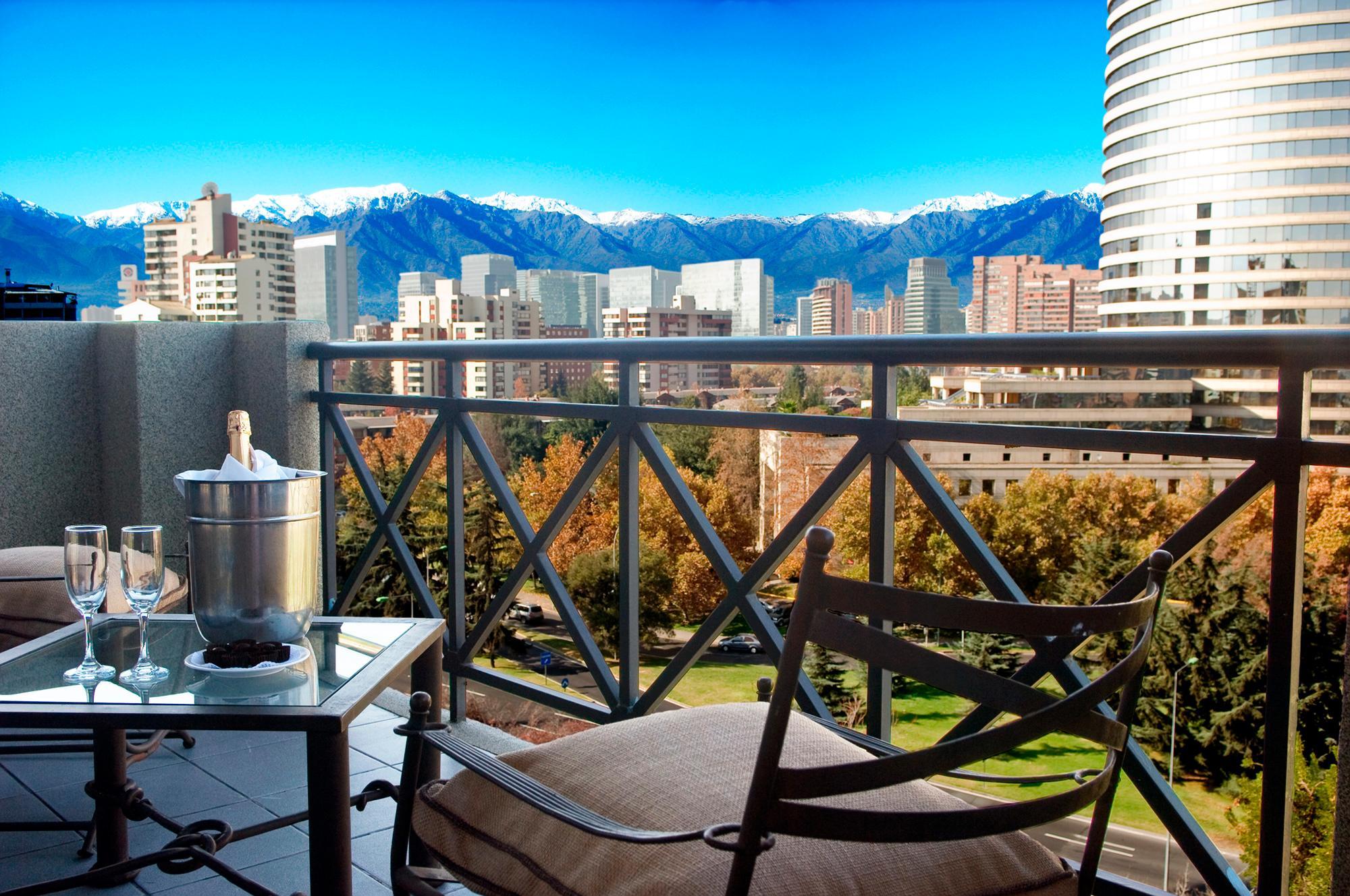 Wyndham Garden Santiago Kennedy Hotel Exterior photo